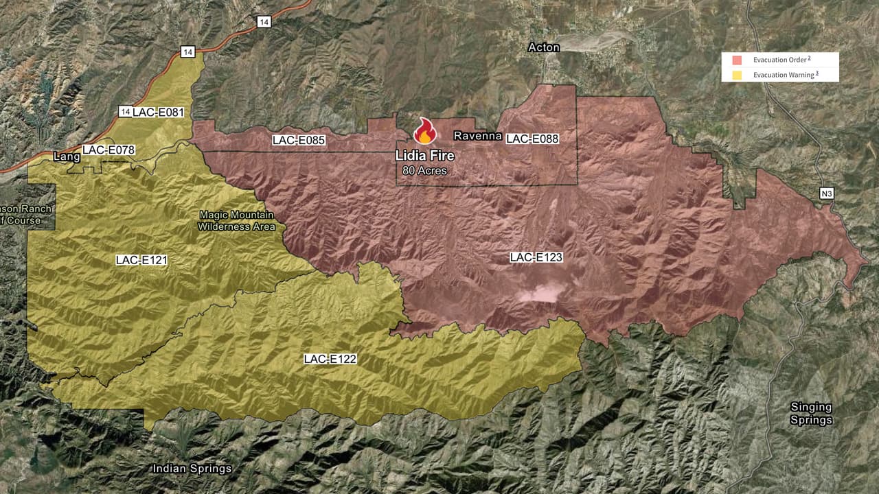 <b>Incendio Lidia</b>
<br>Comenzó alrededor de las 2:07 del miércoles 8 de enero sobre la cuadra 500 de Soledad Canyon Rd, en Acton y hasta el momento ha devastado 348 acres, y aunque su 
<b>contención ya avanza en un 30%</b>, autoridades han ordenado la evacuación de tres zonas aledañas al fuego y ha puesto a otras en alerta de evacuación. 
<br>
<br>
<b>Centros de evacuación:</b>
<br>- Soledad Canyon Road, entre Agua Dulce Canyon Road y Crown Valley Road.