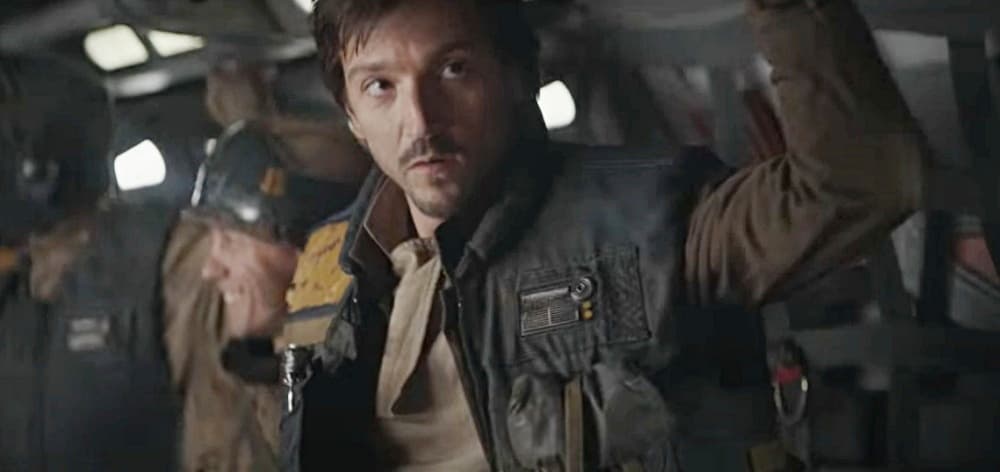 En el 2016, el actor se integró al universo de 'Star Wars' en la película 'Rogue One', interpretando a Cassian Andor, un miembro de la Alianza Rebelde. En esta cinta se narran los hechos que llevaron al robo de los planos de la Estrella de la Muerte, entre 'The Revenge of the Sith' y 'A New Hope'.