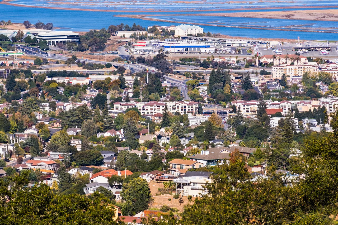 <h2 class="cms-H2-H2">20. San Carlos, California</h2>
<br>
<br>💵
<b> Salario mínimo por hora a partir del 1 de enero de 2023:</b> $16.32
<br>
<br>