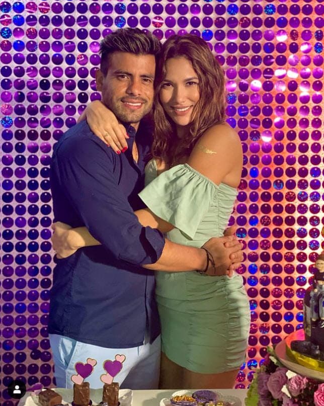 En enero de 2020 inició un noviazgo con su compañera de trabajo 
<b>Alejandra Jaramillo</b>, con quien era común que publicara fotos y videos en Instagram.
<br>