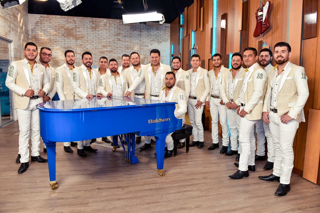 La semifinal de Reina de la Canción estuvo cargada de talento; además de la presencia de Anuel AA como jurado de la competencia, y de la participación de Kany García, Sech, Lunay y Pedro Capó en el escenario, Banda MS también fue invitada para agasajar a los invitados de la noche.