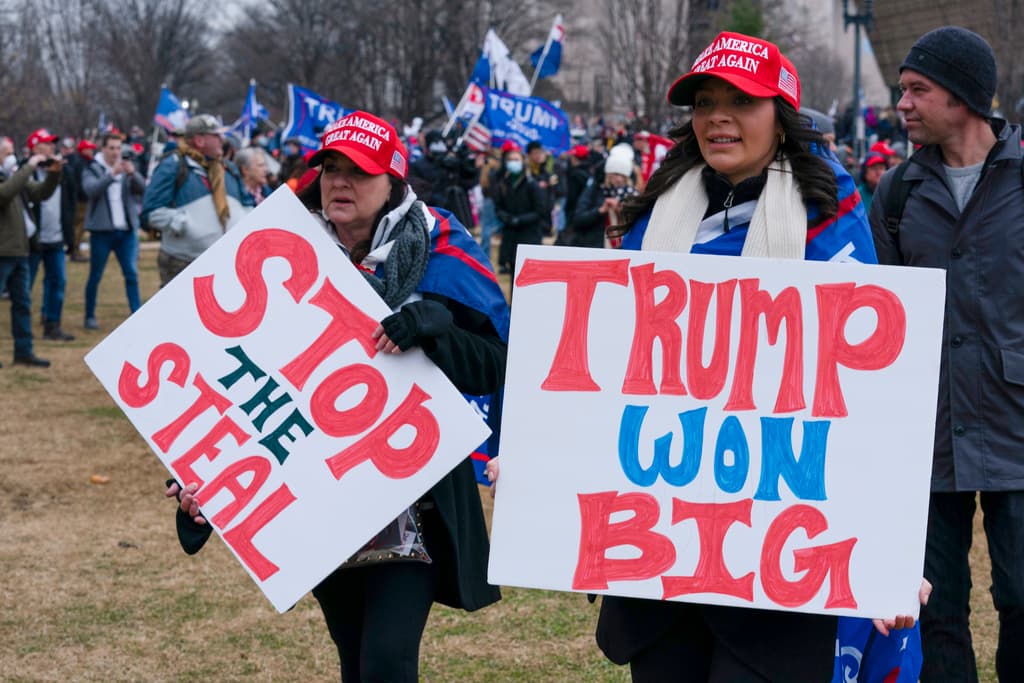¿Podrá Trump impugnar los resultados de las elecciones como intentó hacer en 2020?