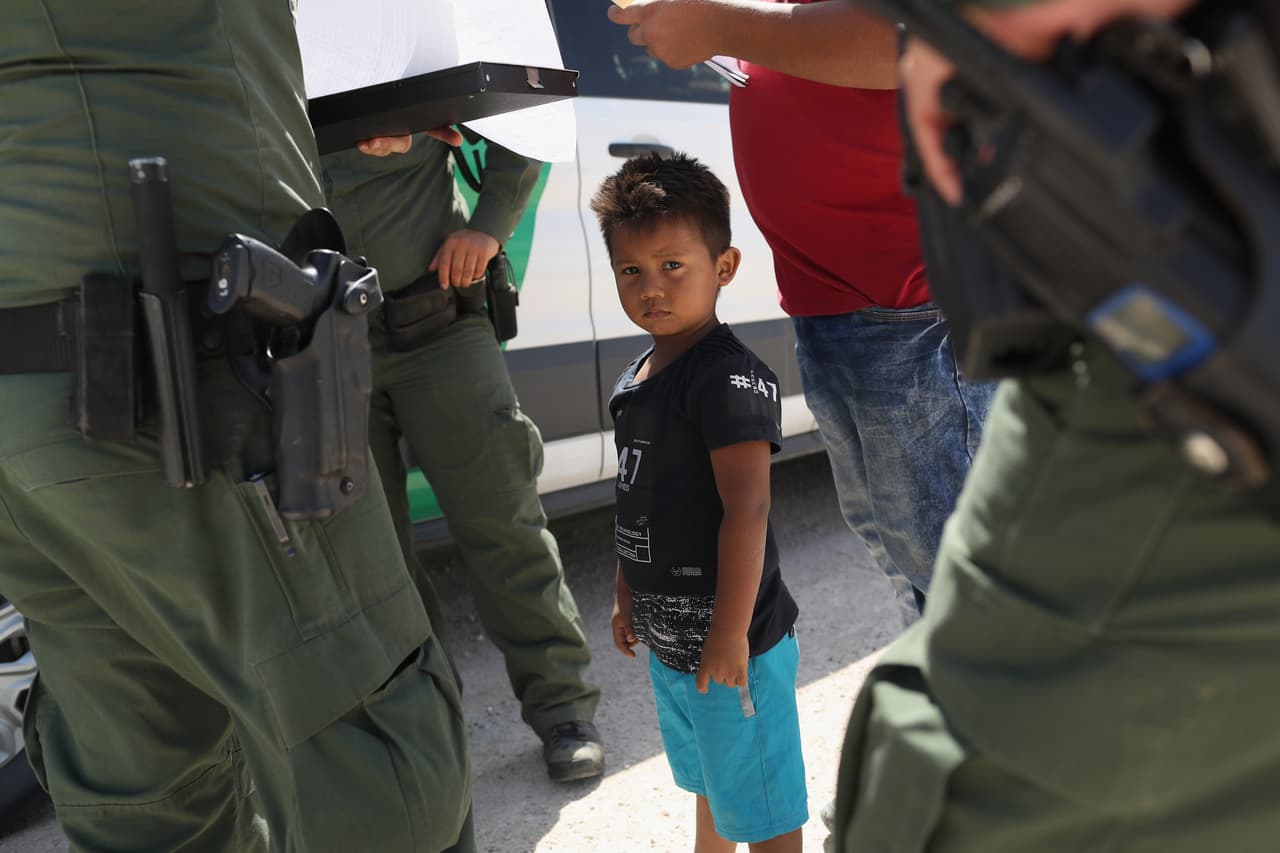 "Nunca volverán a ser los mismos": los efectos de la separación de niños de sus padres en la frontera