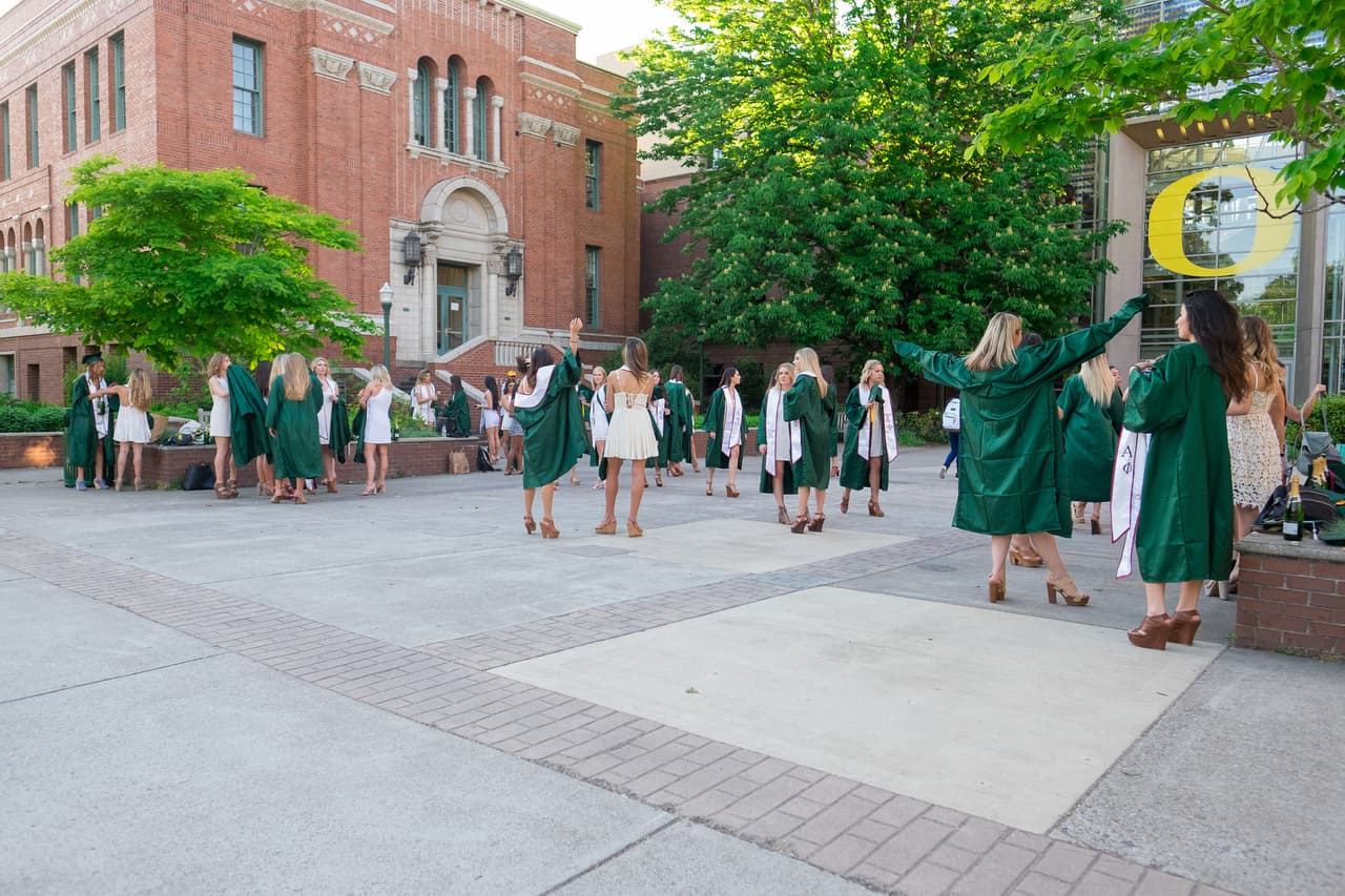 <b>Oregon: </b>Los estudiantes indocumentados de Oregon pueden para pagar matrículas del estado en las instituciones de educación superior desde 2013 si cumplen con criterios como, por ejemplo, tener un diploma de secundaria de alguna preparatoria del estado o una equivalencia de bachillerato completado en Oregon.