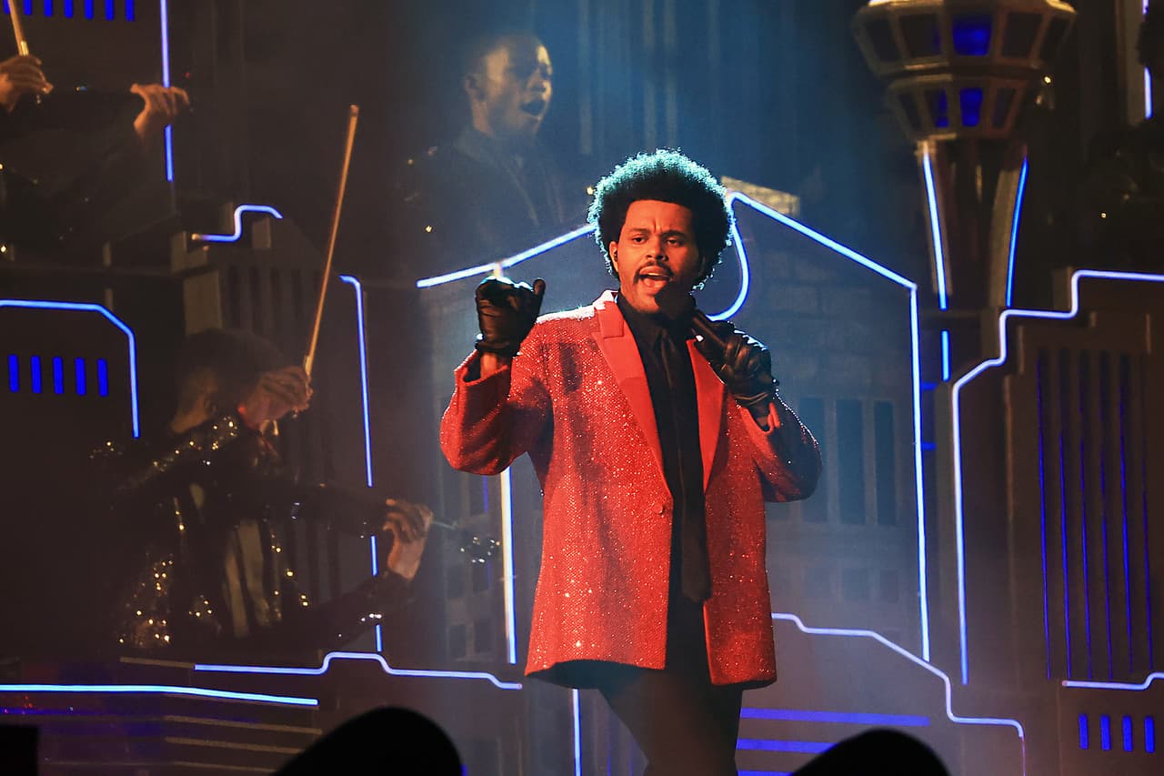 La presentación de The Weeknd le favoreció.