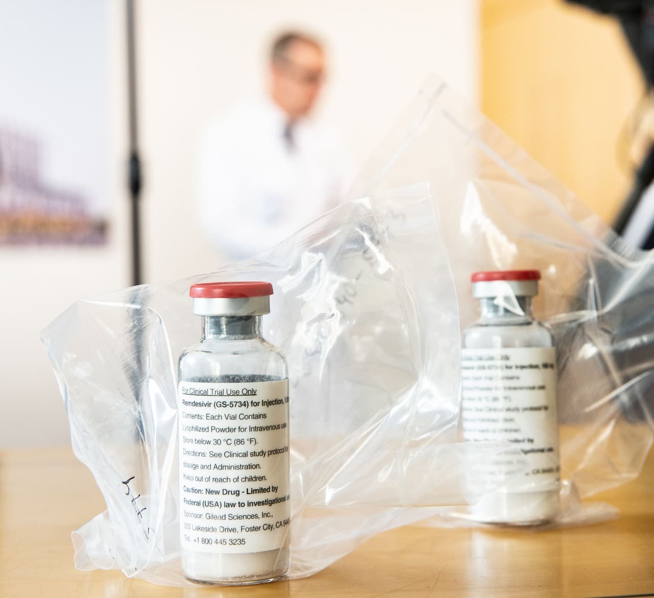 "La aprobación está respaldada por datos de múltiples ensayos clínicos que la agencia ha evaluado rigurosamente, y representa un hito científico importante en la pandemia de covid-19", compartió la FDA en un 
<a href="https://www.fda.gov/news-events/press-announcements/fda-approves-first-treatment-covid-19" target="_blank">comunicado.</a>