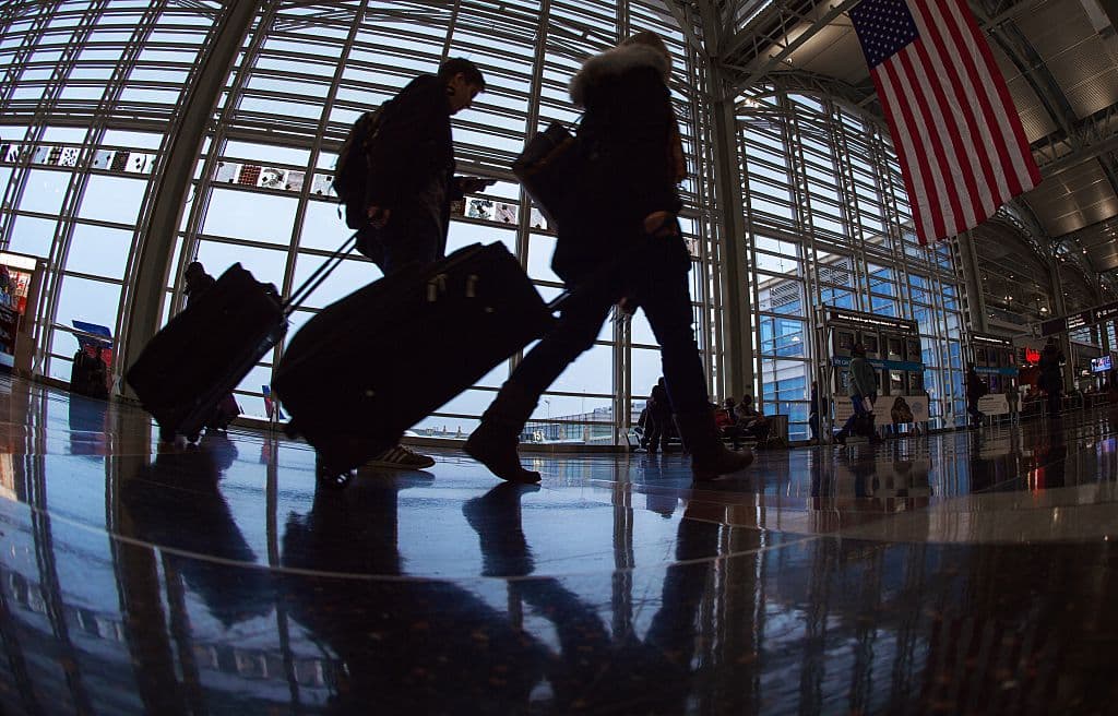 Las claves de la prohibición y restricciones de viaje a EEUU que firmó Trump contra una veintena de países 