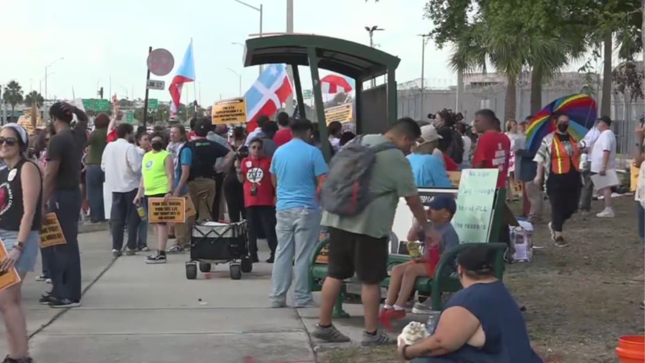 Protestas en Florida: exigen fin de acuerdo migratorio entre el condado de Orange y autoridades