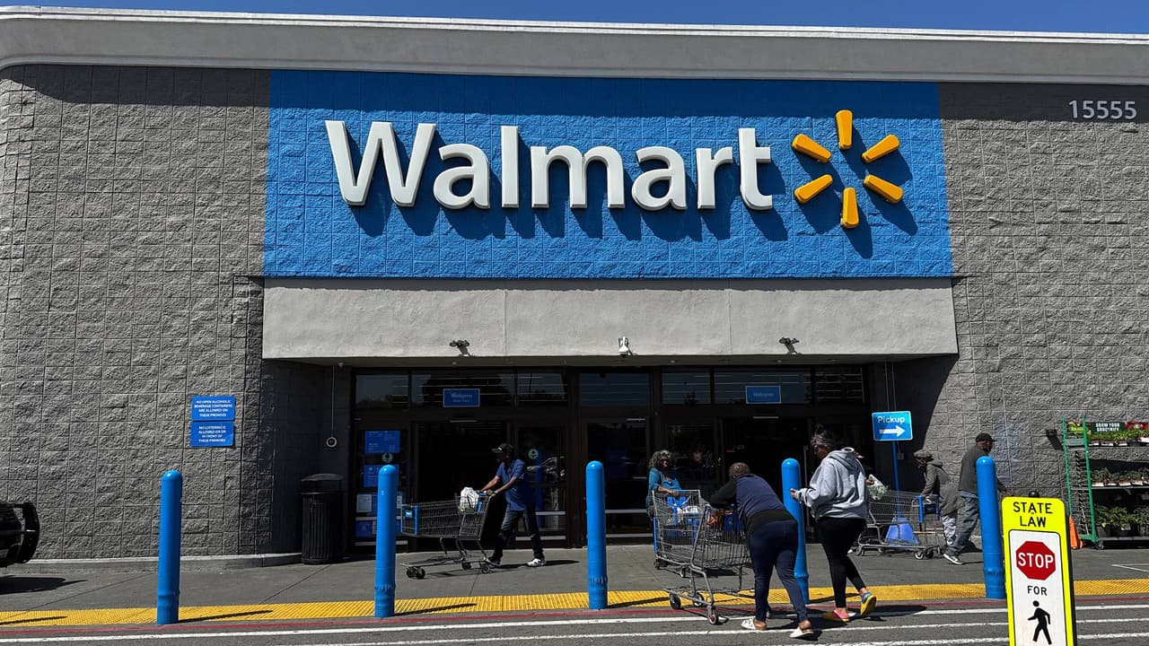 ICE impone multa de $24 millones a Walmart por fallas en documentos laborales en 20 de sus tiendas