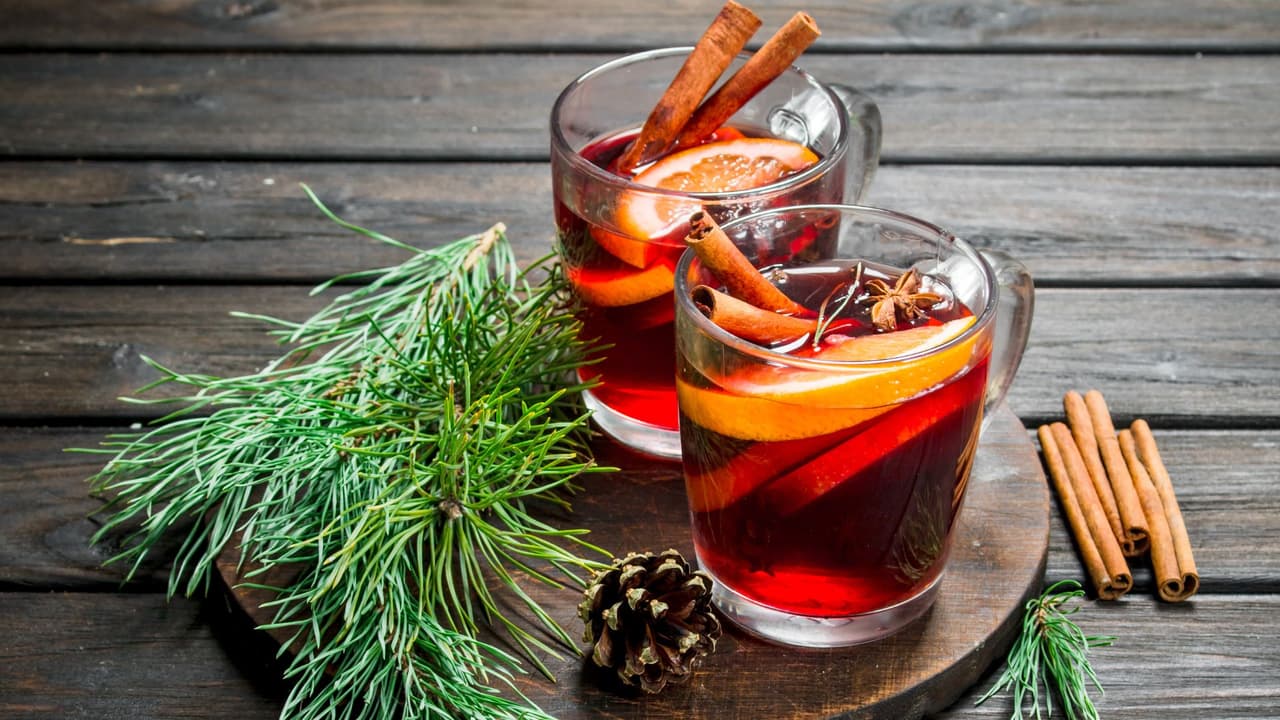 Receta de vino especiado: Prepara la bebida más popular de los mercados navideños