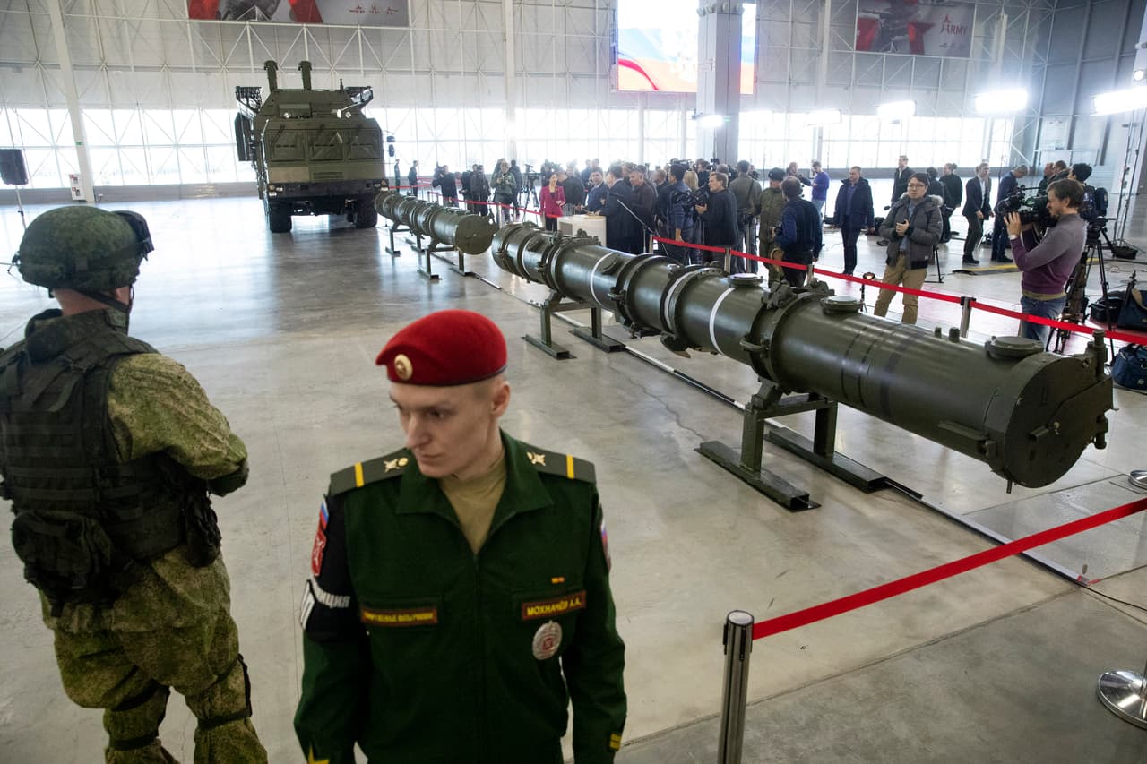 El teniente general Mikhail Matveevsky, jefe de las fuerzas militares de misiles y artillería rusa, dijo en una reunión con militares extranjeros que el nuevo misil, que forma parte del sistema de misiles Iskander-M, tiene un alcance máximo de 298 millas (480 kilómetros). Enfatizó que no puede ser modificado en condiciones de campo y señaló que la presentación de la nueva arma muestra la "mayor transparencia de Rusia y nuestra adhesión al Tratado INF".