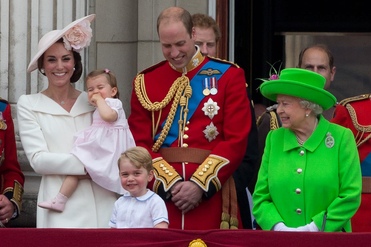 Duques de Cambridge y la reina Isabel