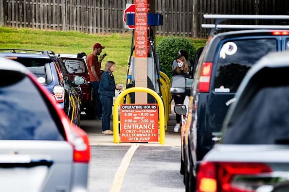 Según el portal especializado GasBuddy, este miércoles se registraba escasez de combustible en estaciones de servicio de estados como Georgia, Alabama, Tennessee, Carolina del Norte, Carolina del Sur, Florida, Virginia, Maryland, Misisipi, Virginia Occidental, Kentucky e incluso el Distrito de Columbia, donde está Washington D.C., Carolina del Norte, con un 68 % de las estaciones de servicio secas, así como Carolina del Sur, Georgia y Virginia, con un 42 %, sufrían hoy el mayor impacto. 
<br>