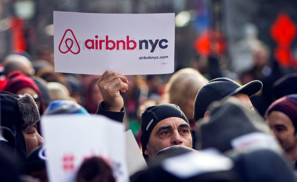 Nueva York, con baja densidad de listados de Airbnb en comparación con destinos turísticos rivales