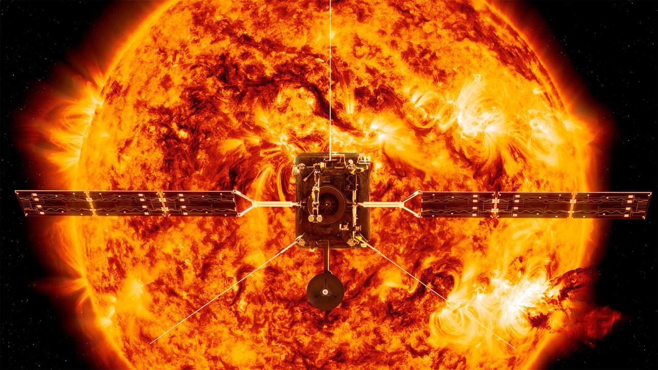 Esta ilustración publicada por la NASA describe cómo se vería la sonda frente al Sol. Cuando tomó estas espectaculares fotos de alta resolución a mediados de junio, el 
<i>Solar Orbiter</i> se encontraba a 48 millones de millas (unos 77 millones de kilómetros) de la estrella, aproximadamente a mitad de camino desde la Tierra.