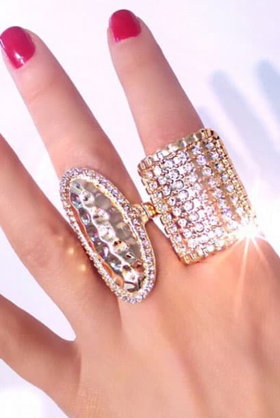 "Lista para salir con sortijas de mi colección #ThaliaSodiCollection". ¿No les parecen fabulosas?