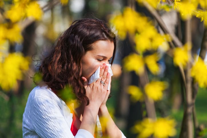 Un nuevo reporte de la Fundación de Alergia y Asma (AAFA) acaba de identificar las 
<b>peores ciudades de EEUU para vivir</b> si formas parte de los 81 millones de estadounidenses lidian con los molestos síntomas de las alergias estacionales. 
<br>
<br>
