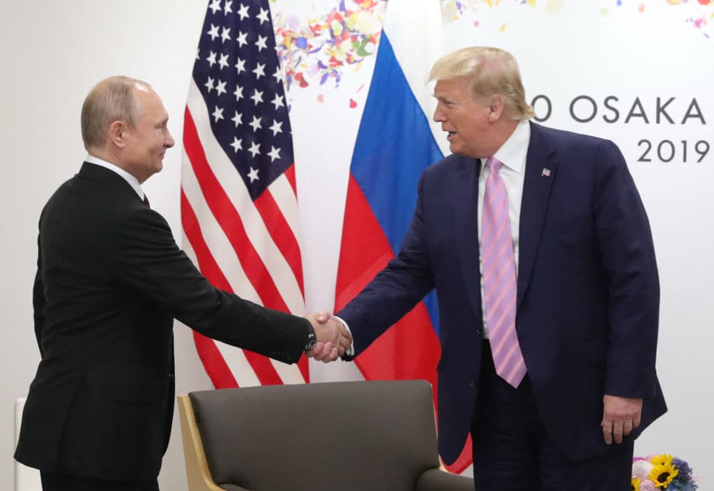 Trump dice que espera hablar con Putin este martes sobre el fin de la guerra en Ucrania y la posibilidad de "dividir ciertos activos" 