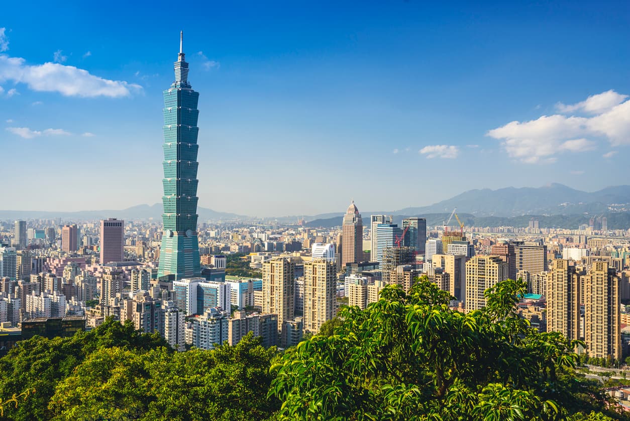<b>#9 – Taipei 101 (Taipei, Taiwán): </b>fue el edificio más alto del mundo entre 2004 y 2008 con 509 metros de altura.