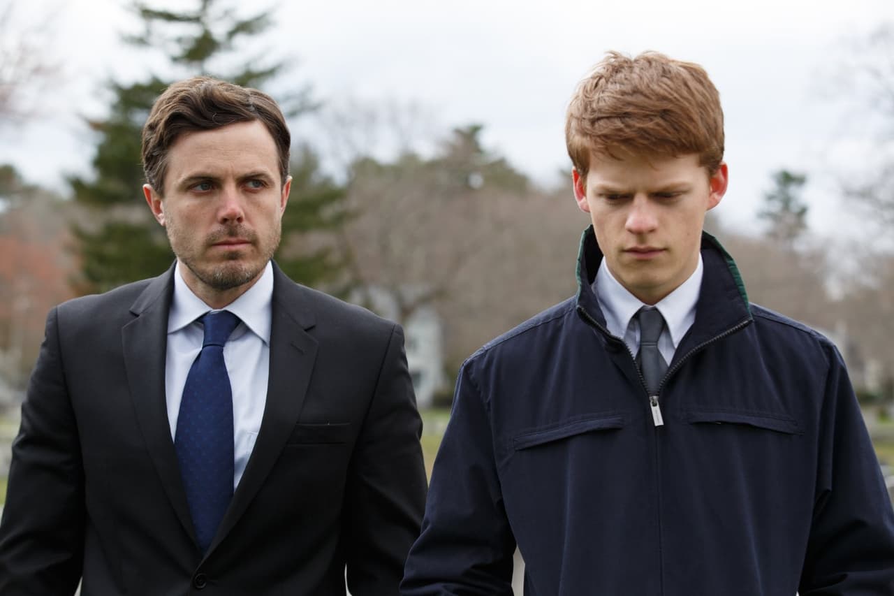 <b>MEJOR GUIÓN ORIGINAL</b>
<br>“20th Century Women,” Mike Mills
<br>“Hell or High Water,” Taylor Sheridan
<br>“La La Land,” Damien Chazelle
<br>“The Lobster,” Yorgos Lanthimos, Efthimis Filippou
<br>“Manchester by the Sea,” Kenneth Lonergan