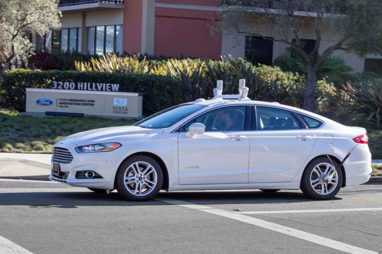 Ford inicia pruebas de conducción autónoma en las carreteras de California