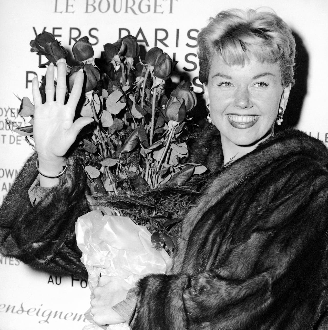 La actriz recibió la Medalla Presidencial de la Libertad en 2004, cuando George W. Bush declaró: "fue un buen día para Estados Unidos cuando Doris Marianne von Kappelhoff de Evanston, Ohio, decidió convertirse en una artista".