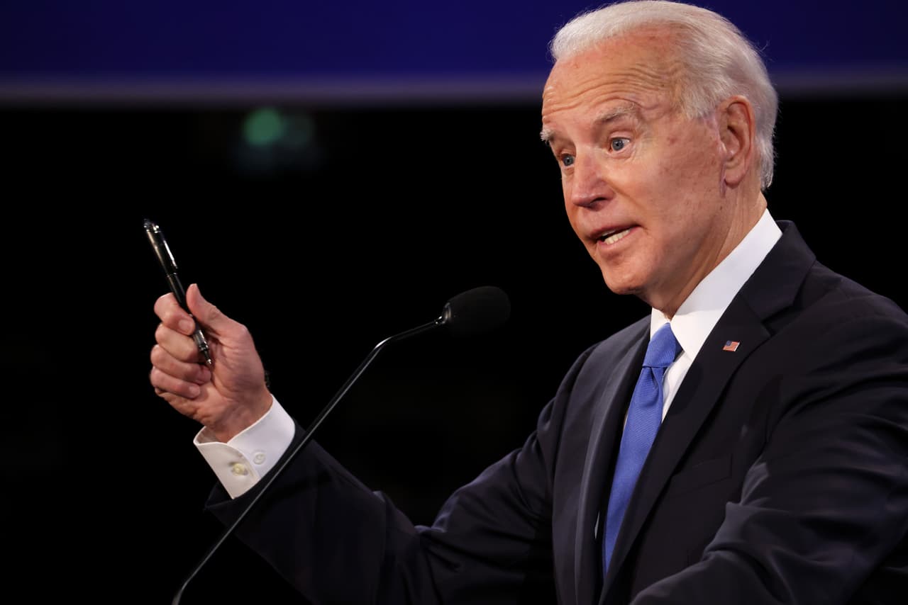 Trump insistió en eliminar Obamacare y Biden lo acusó de querer dejar sin seguro médico a 22 millones de personas.