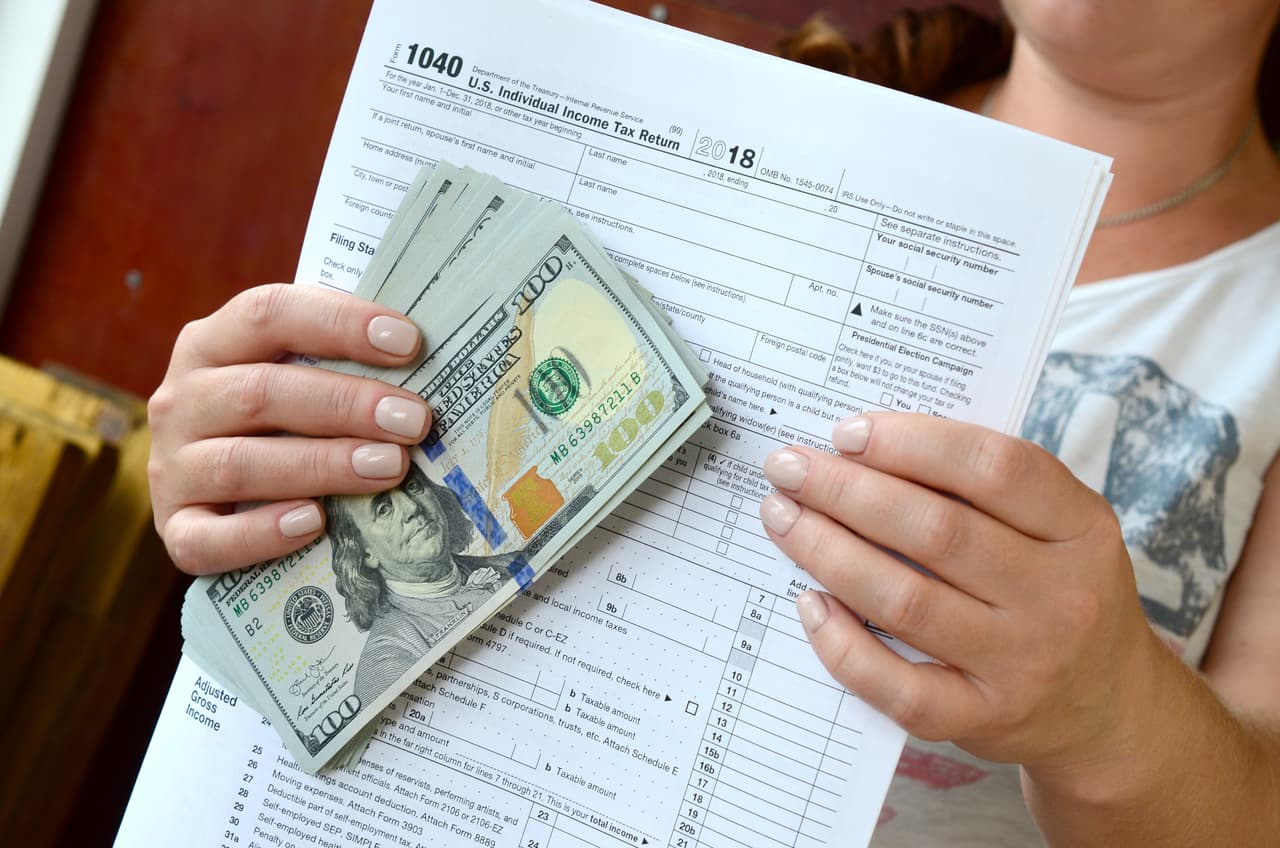 Entre los 
<a href="https://www.univision.com/local/nueva-york-wxtv/irs-cambios-declaraciones-impuestos">cambios</a> de leyes tributarias y las ocupaciones de cada persona, muchos hacen su declaración de impuestos sin enterarse de que existen estas 10 deducciones. ¿Podrías beneficiarte de alguna de ellas?
<br>