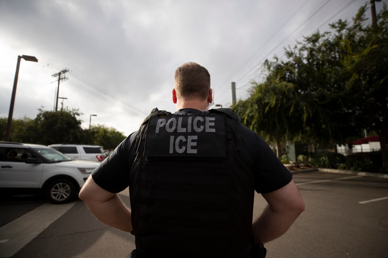 Las redadas y deportaciones masivas anunciadas por el presidente Donald Trump no se produjeron a esa escala que prometió, pues su aviso previo de alguna manera restó efectividad a la medida que tenía como objetivo devolver a inmigrantes indocumentados a sus países de origen.