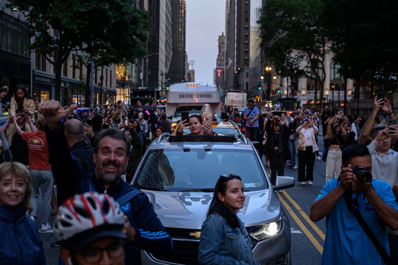 El Manhattanhenge sucede dos días de mayo y dos días de julio.