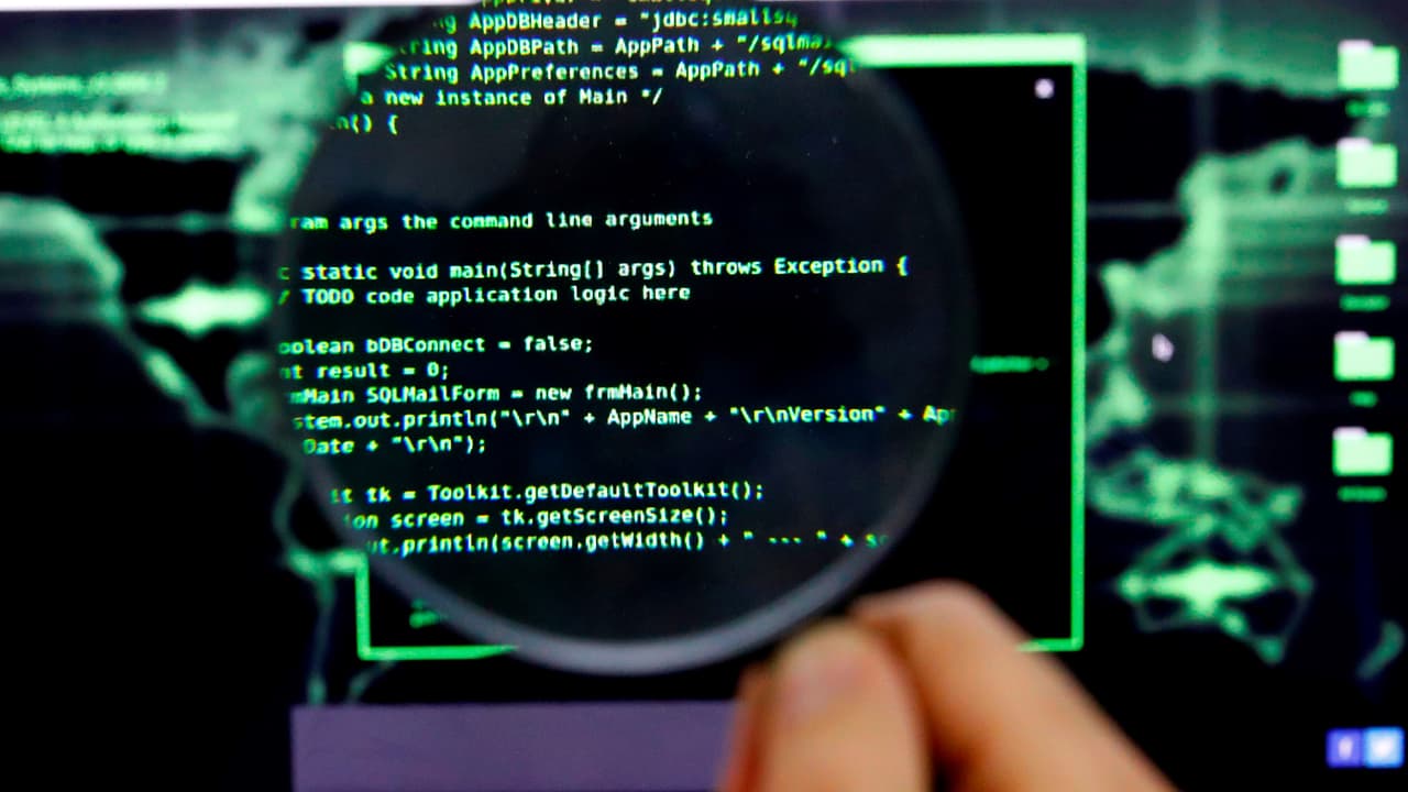 <b>En video: EEUU advierte de una vulnerabilidad de software que pondría en riesgo a millones de dispositivos en el mundo</b>
<br>
<br>La administración Biden advirtió que millones de dispositivos en el mundo estarían en riesgo debido a una vulnerabilidad de 
<i>software</i>, calificada por un funcionario de la Casa Blanca como la más grave que ha visto en su carrera.