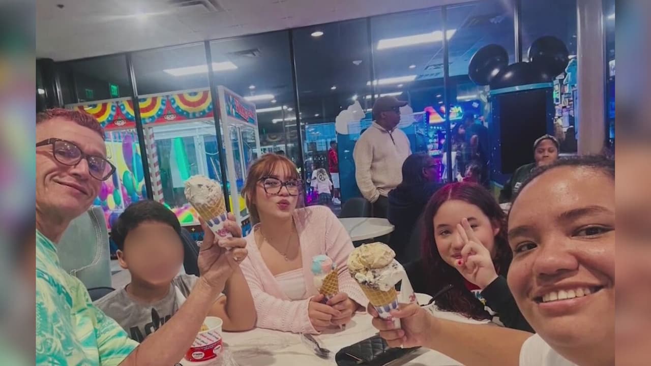 Madre hispana sale de custodia de ICE y vuelve a reunirse con sus hijos: “Uno queda con trauma”