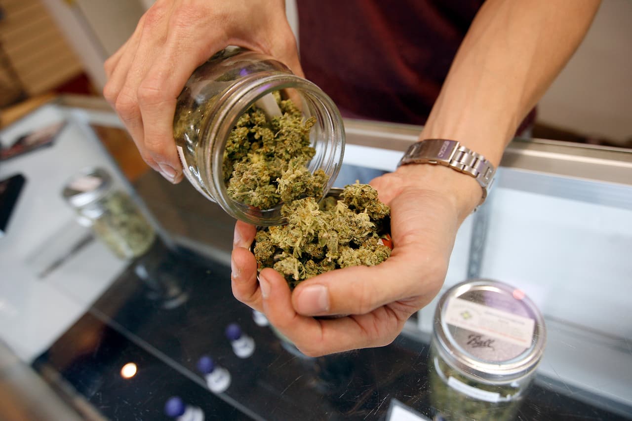 El narco mexicano mete las manos en el mercado de la marihuana legal en California