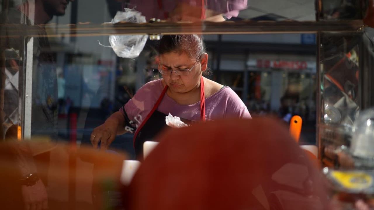 <b>¿Hay restricciones para gastar el dinero? </b>
<br>El objetivo de esta ayuda es que los microempresarios utilicen el dinero en gastos relacionados con el negocio.
<br>