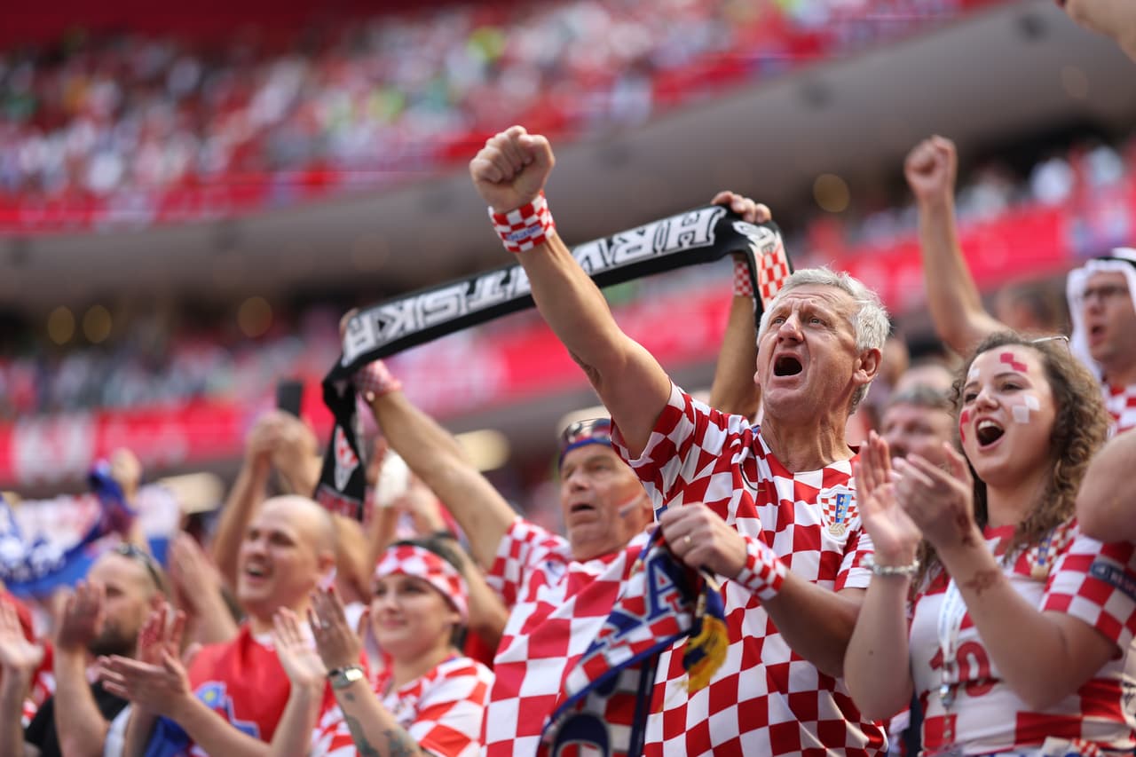 <h3 class="cms-H3-H3">11. Croacia</h3>
<br>
<br>⚽
<b> Valor de la plantilla:</b> $492 millones.
<br>
<br>⚽ 
<b>Jugador más caro:</b> Joško Gvardiol.
<br>
<br>⚽ 
<b>Costo de transferencia de su jugador más caro: </b>$113 millones.
<br>
