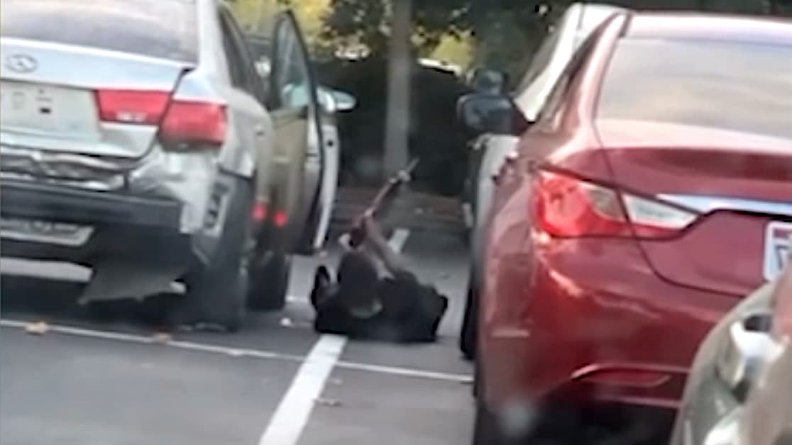 <b>Video. </b>Graban en video a ladrones de convertidores catalíticos robando a plena luz del día