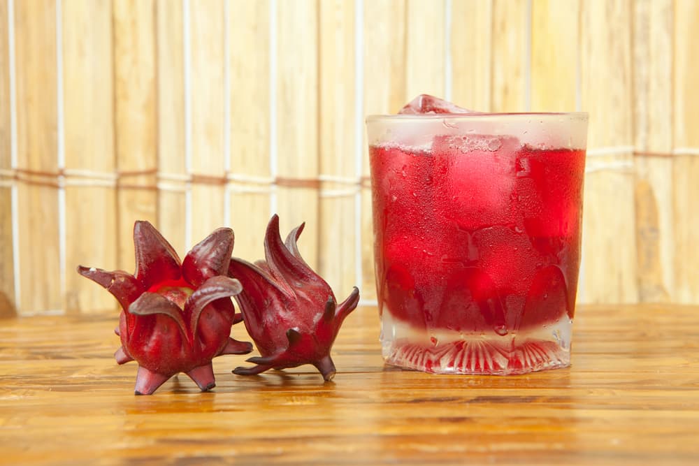 Si no quieres beber vino entonces puedes optar por refrescos o aguas de Jamaica, o un vino o elíxir no alcohólico.