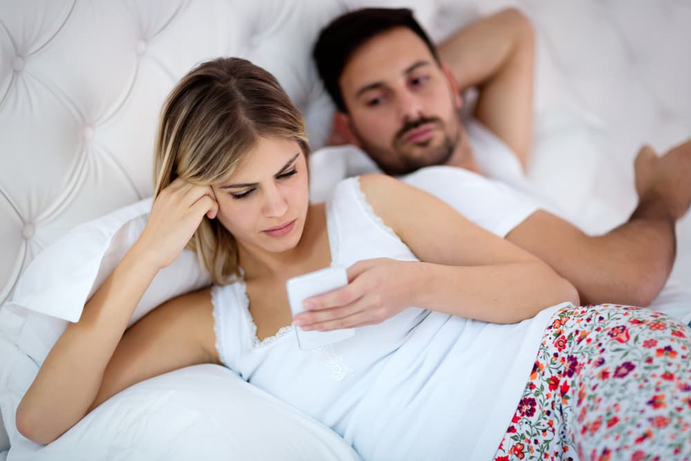 <b>Tauro - </b>
<br>Suelen ser muy fieles, pero también sumamente celosos y posesivos en su relación amorosa. Por eso, si se sienten burlados, o sospechan que han sido engañados su reacción puede ser muy fuerte alejándose de la persona que más aman y costando mucho trabajo el perdón y la reconciliación.