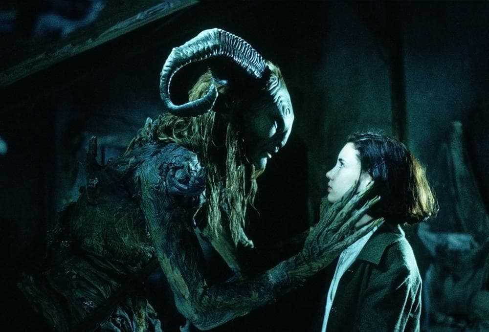 EL LABERINTO DEL FAUNO
<br>Esta mágica cinta de Guillermo del Toro no es propiamente de terror, pero sus criaturas especiales inmersas en las aventuras de la pequeña Ofelia asustan a más de uno.