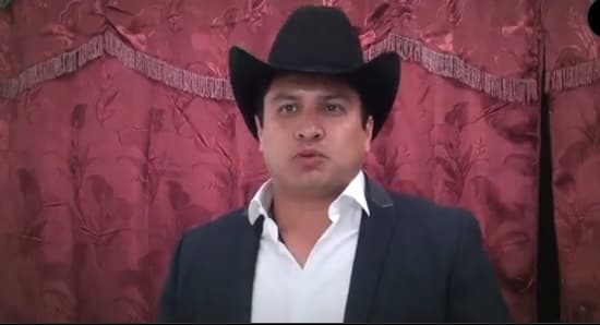 Con su disco 'Ni Diablo Ni Santo', Julión Álvarez por primera vez está nominado a GRAMMY. El cantante se encuentra en medio de una investigación por ser acusado de tener nexos con el narcotráfico. Su visa para presentarse en Estados Unidos ha sido revocada, ¿podrá ir a Nueva York el 28 de enero para la ceremonia?