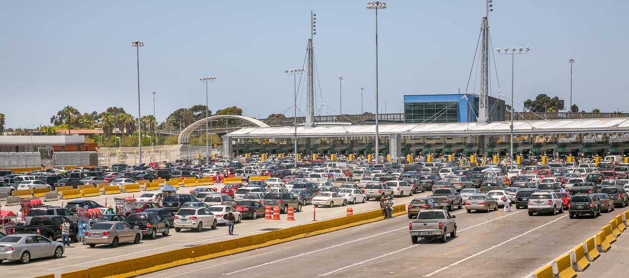<h3 class="cms-H3-H3">5.- San Diego, California</h3>
<br> 
<br> 
<b>Costo promedio anual:</b> $1,156
<br>
<b> Tiempo promedio de traslado al trabajo: </b>27 minutos
<br>
<b> Horas perdidas en el tráfico al año:</b> 32
<br>