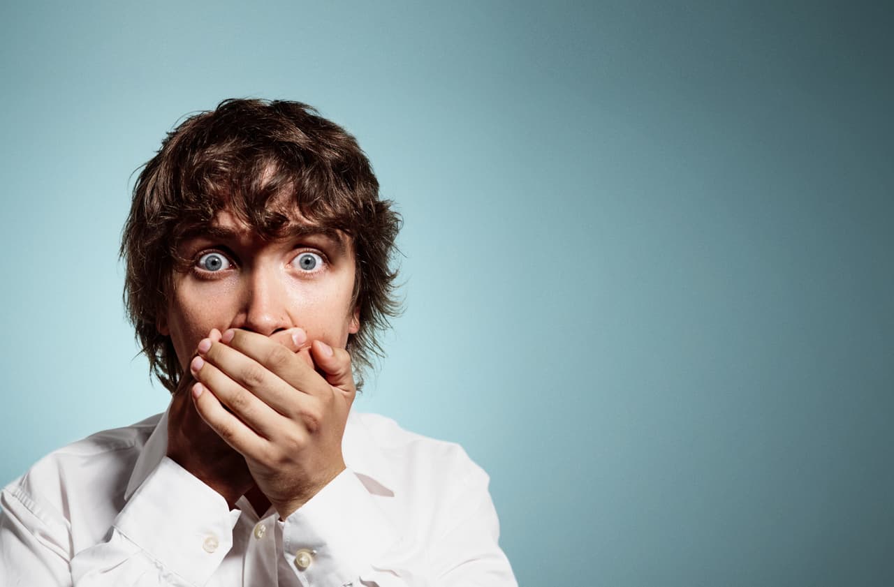 ¿Por qué funcionan las maldiciones? Las maldiciones funcionan porque se apoyan en las creencias y las supersticiones. Su resultado proviene de la credulidad y el temor, la ignorancia y la sugestión.