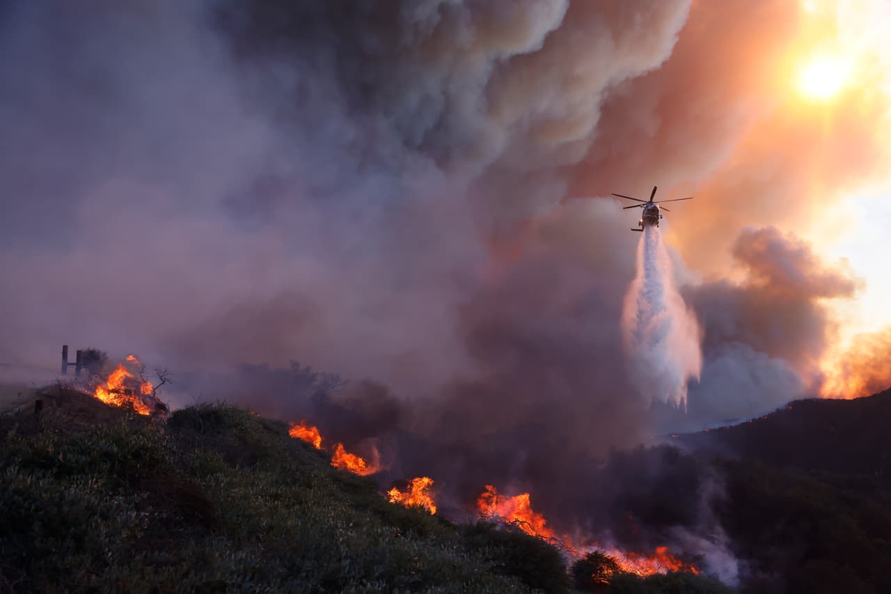 Sin heridos: Hasta el momento, no se han reportado lesiones graves debido al incendio. 
<b>Centro Recreativo de Westwood, ubicado en 1350 S Sepulveda Blvd</b>, se ha habilitado como refugio.