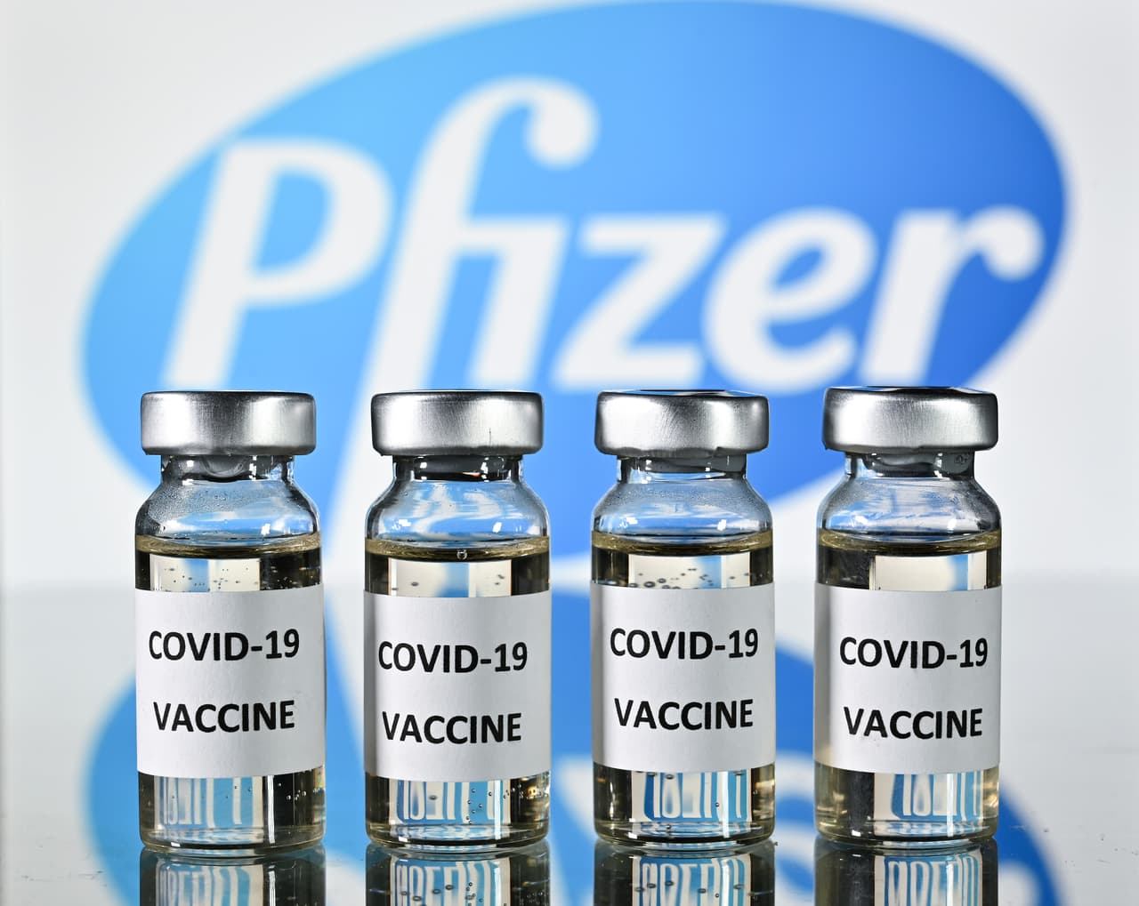 Los departamentos de salud pública locales administrarán vacunas y asignarán dosis en sus jurisdicciones a otros proveedores. Además, se espera que los grandes sistemas de atención médica continúen con su función de inmunizar a muchos californianos en 2021.