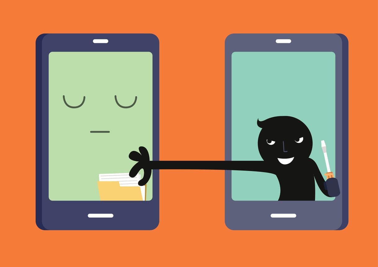 Ten en cuenta que si cargas constantemente tu celular en lugares públicos, tu información pudiera estar en riesgo.