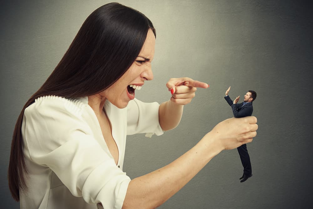 A menudo tiendes a exigir demasiado a los demás, ya no solamente en el plano laboral sino en el sentimental y al hacerlo te vuelves muy crítico y tus palabras pueden herir. Cada cual tiene sus limitaciones personales y tratar que todos actúen como tú es un error, las diferencias hacen el mundo, y tú eres parte de ellas.