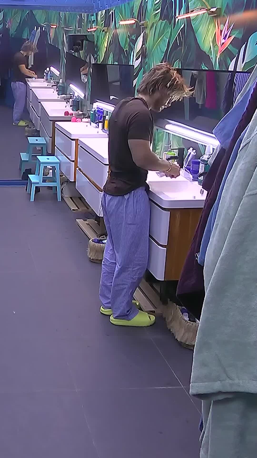 Facundo dando a entender que Aldo manchó la taza jaja