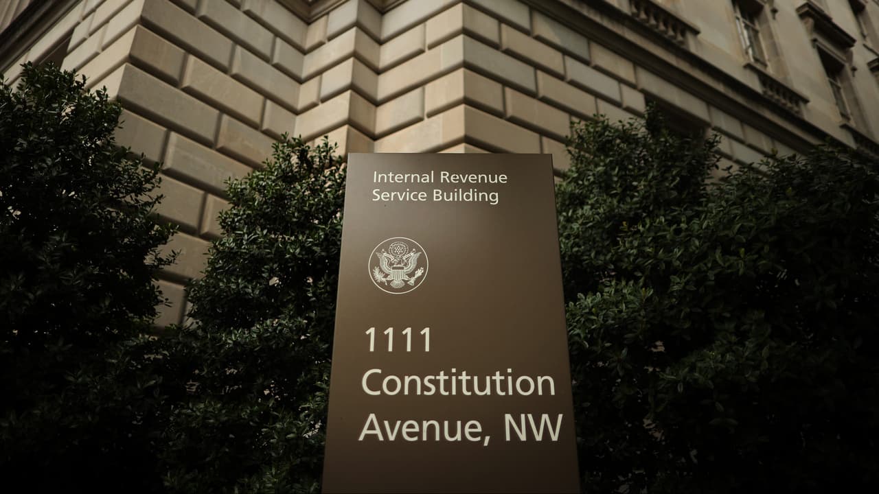 <b>En video: <b>El IRS ya permite hacer en español cambios al crédito por hijo. Tienes hasta el 29 de noviembre para hacerlo</b></b>
<br>
<br>El Servicio de Rentas Internas informó que puso en funcionamiento una herramienta para que las familias elegibles al Crédito Tributario por Hijo puedan pedir un depósito directo o hacer otros cambios a su cheque mensual.