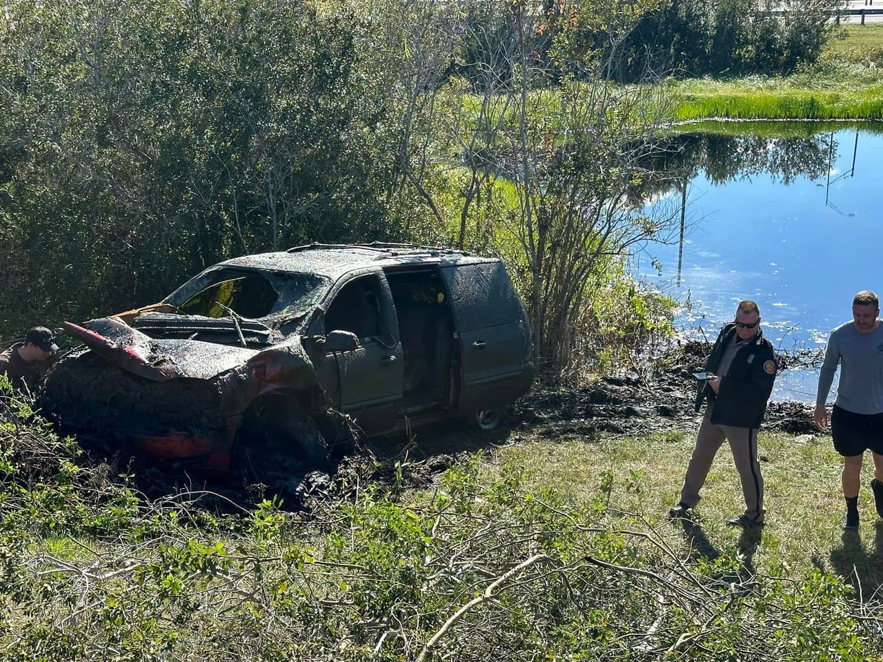 La mujer fue vista por última vez el 8 de mayo de 2012, cuando salió de la casa de su abuela en una camioneta Ford Freestar roja del 2004.