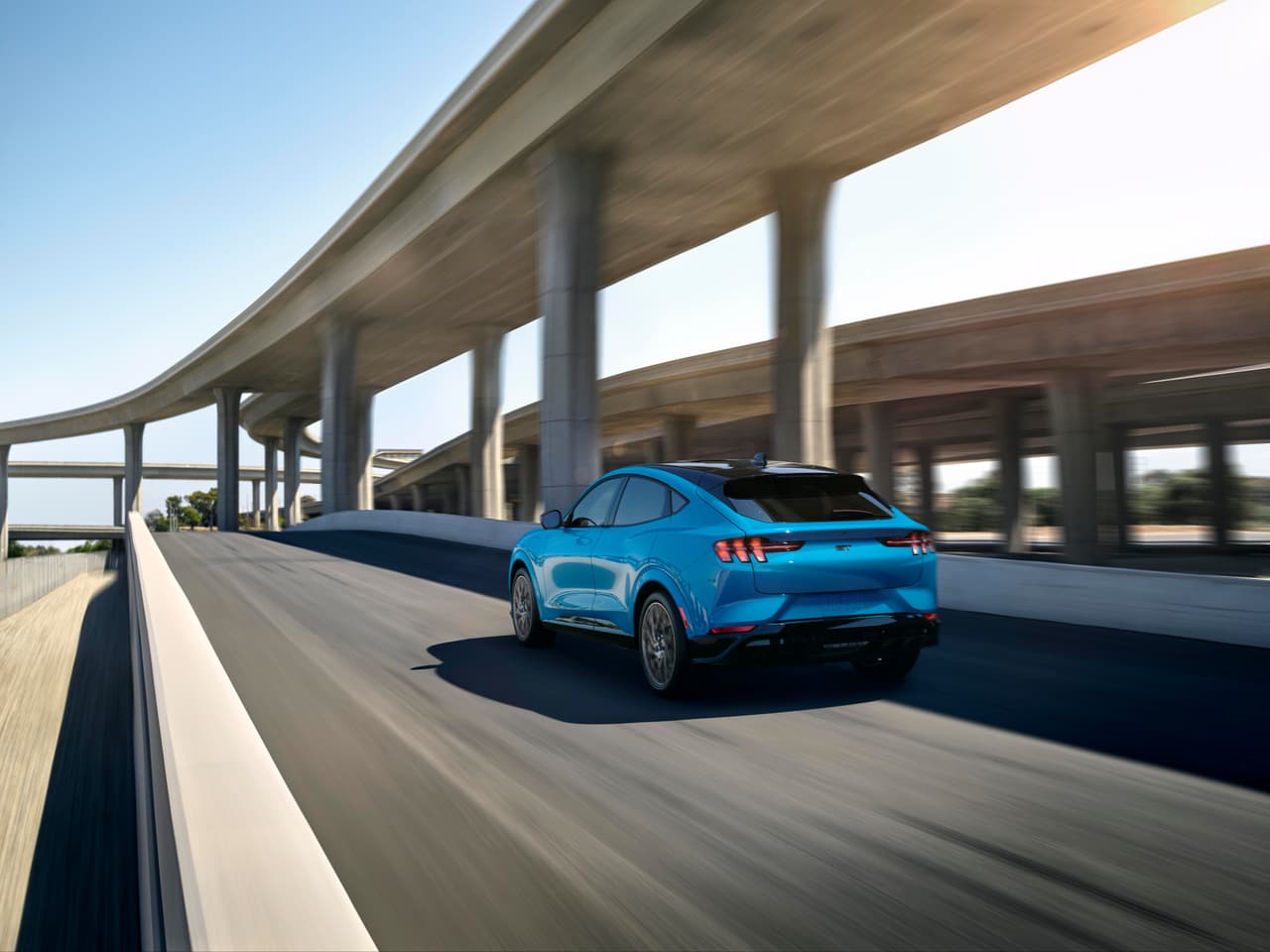 Según el fabricante, con el acabado Performance, el GT es capaz de acelerar de 0 a 60 mph en aproximadamente 3.5 segundos.
<br>